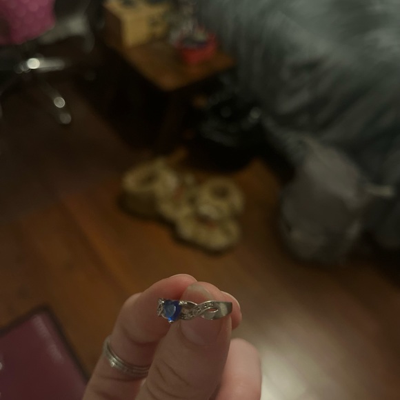 925 sterling silver blue heart and clear gems on the sides - Picture 4 of 4